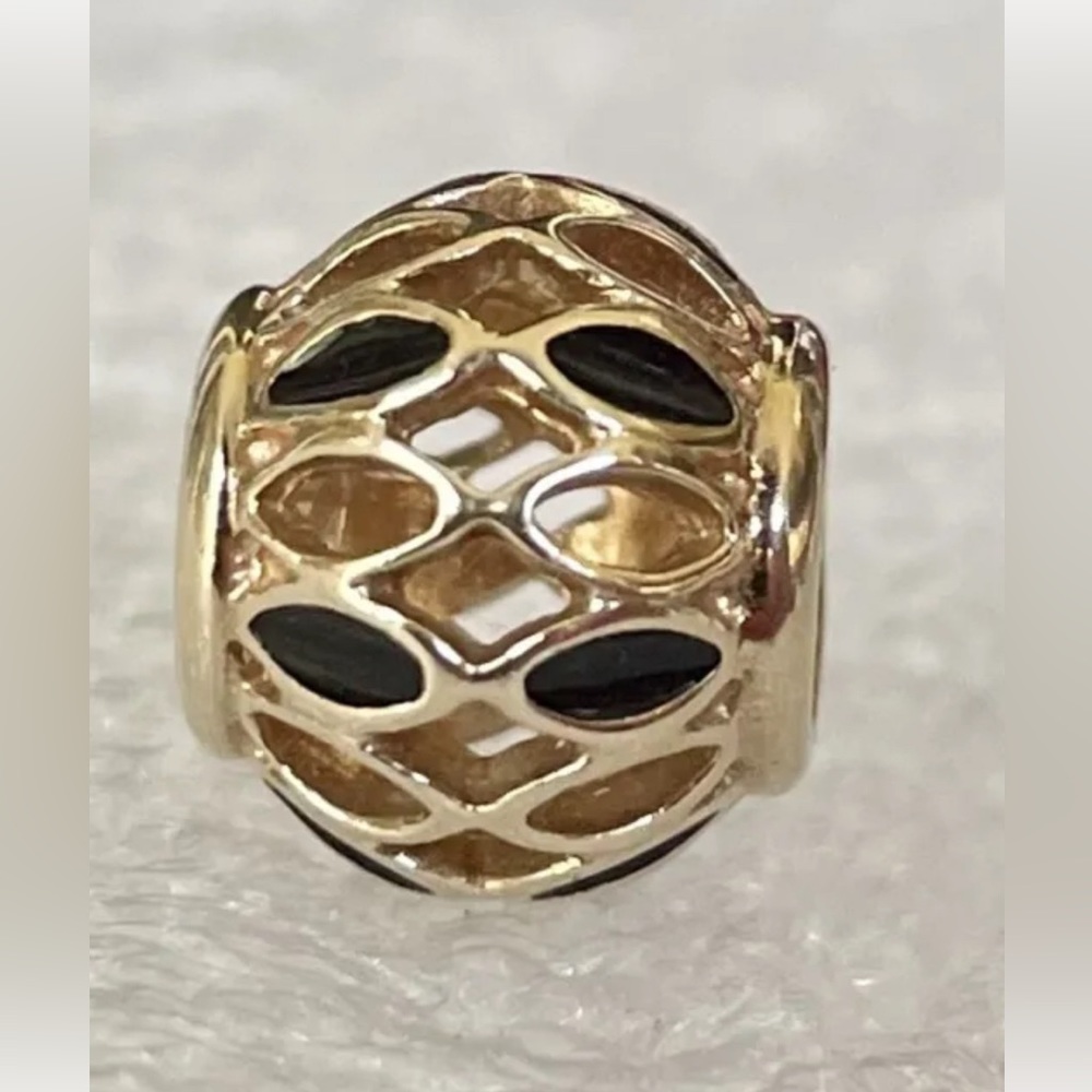 Authentic Pandora 14K Gold Royal Victorian Openworks Black Enamel Charm - Picture 2 of 6